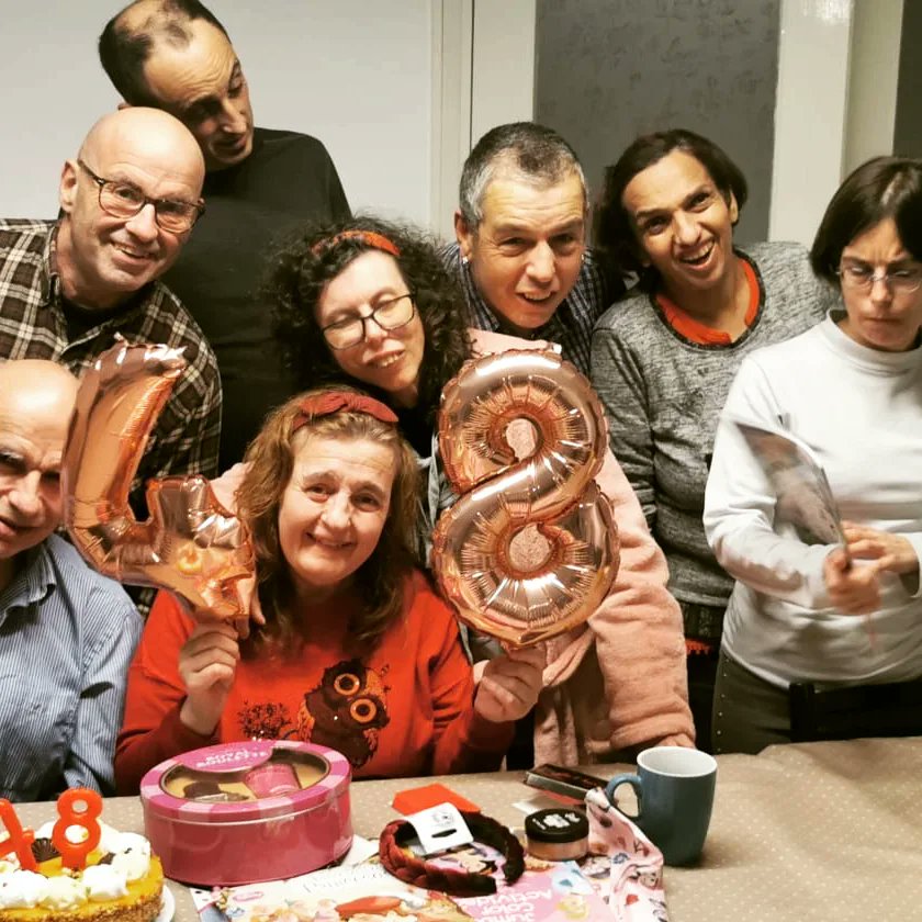 fvo_cat's tweet photo. #anysianyspermoltsanys la Yolanda de la Llar Vallès #celebra 🥳 amb una  #festassa el seu #aniversari amb els companys i companyes de la Llar
#permoltsanys🎂 😘

#disCapacitat #granfamíliaFVO #granprojectesocial #VallèsOriental https://t.co/GojekXDAWZ
