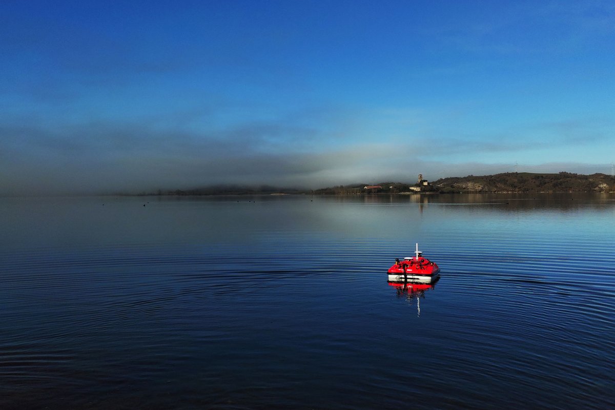 gpaseabots's tweet photo. We carried out a new successful mission on the Cantabrian coast with our most versatile #USV (this time in white and red), equipped with a @WASSP_global multibeam echo-sounder.🛥️  

#marinerobotics #navalrobotics #navalengineering #marineengineering #drones #drone #drons #dron https://t.co/TDWBu6Q1eG