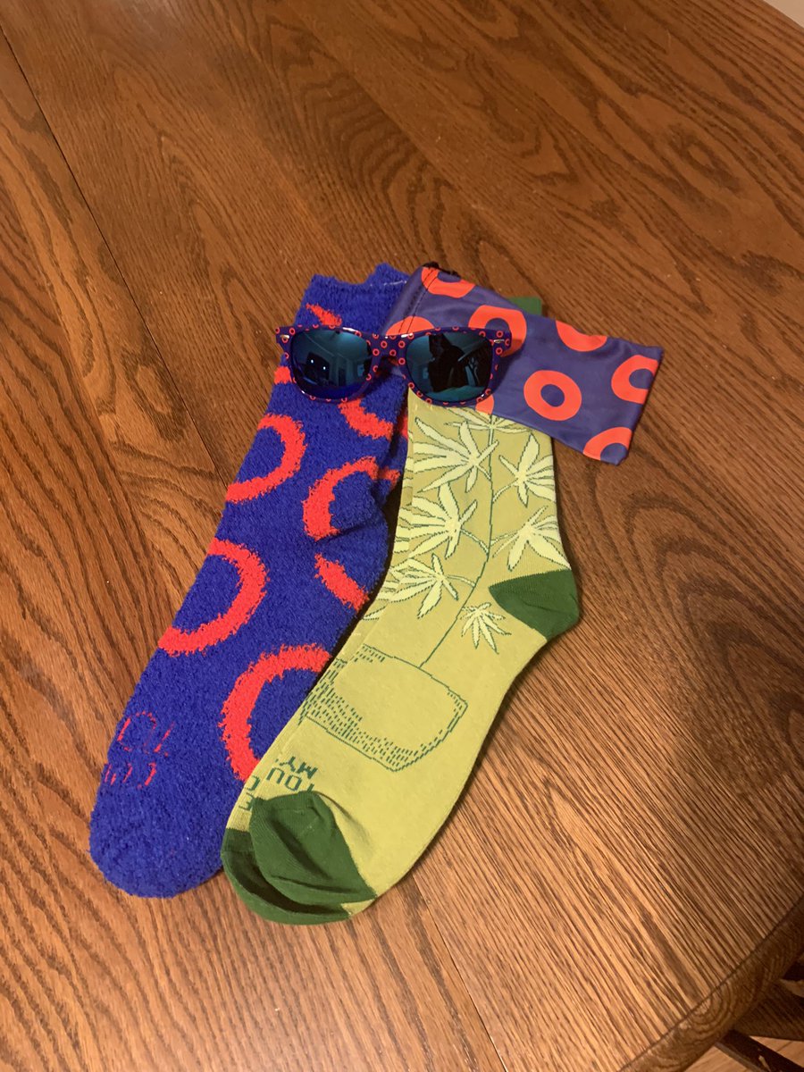 mmmfancypasta's tweet photo. #secretjunta right before my birthday is pretty dope! Thanks @mikelowetpt for hooking it up! And a huge shout out goes to @phishtwibe for putting this together. This was my first year participating and I loved it! https://t.co/SBf38HwZ2v