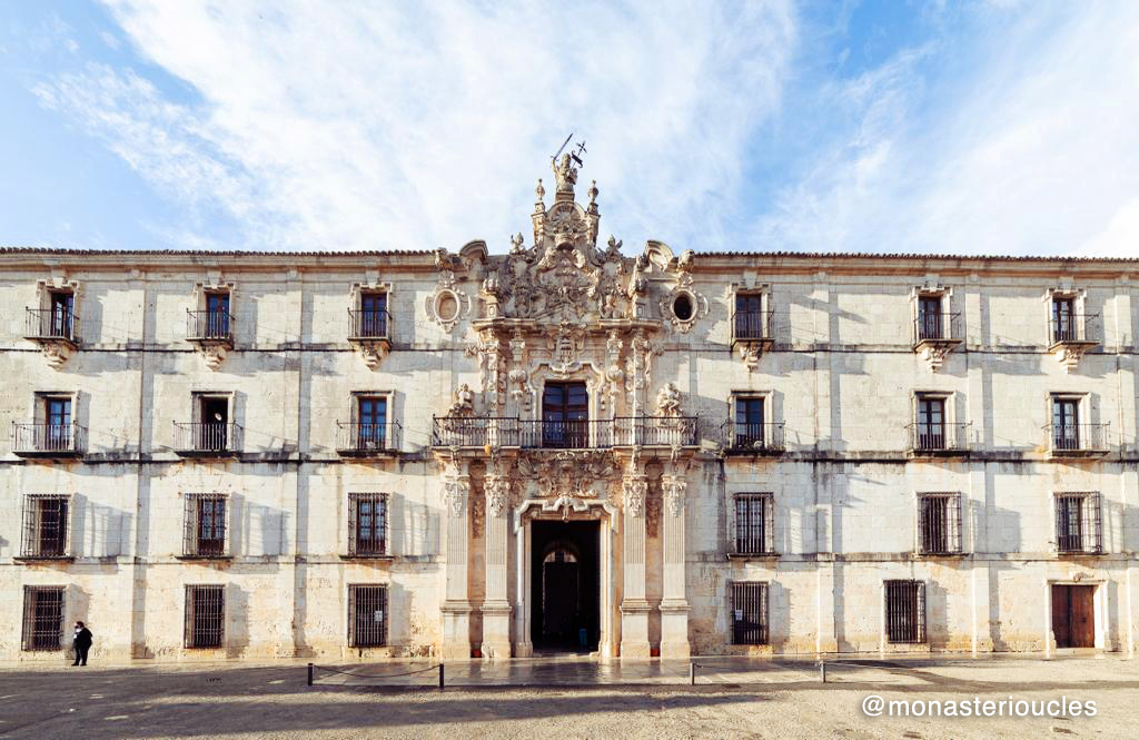 garciapage's tweet photo. La cultura no tiene normas sino propuestas.
La magia del @monasterioucles  lo hace merecedor del acto cultural n⁰ 1 de #CLM en 2021 y una de las 50 mejores iniciativas nacionales por el Observatorio @Publica_Cultura. Enhorabuena a la @FFernandoNunez @ffnlalab.
#ucles https://t.co/dsGQsgZLYw