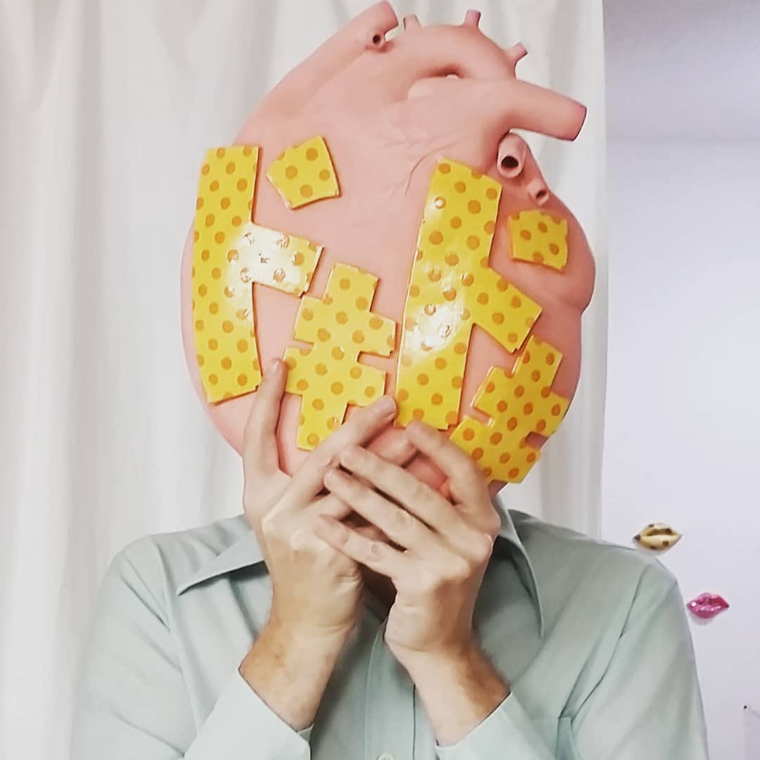 Touch_Touch1's tweet photo. DokiDoki - ceramic and illustration collab. With ゲーリンあき.  Tokyo 2019. #陶芸　#Collaboration  #mixedmedia #lettering #lettering #heart #マンガ　#コミック　#イラスト　#TokyoArt https://t.co/50weLt1qwy
