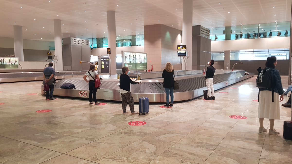 aena's tweet image. 🛫 Una treintena de aeropuertos de Aena recibe el reconocimiento ‘The Voice of the Customer’ de @ACIWorld por su compromiso de escucha al pasajero.

✅ Destaca el esfuerzo realizado para hacer las encuestas de calidad del servicio #ASQ durante la pandemia: ow.ly/wYUY30sae6K