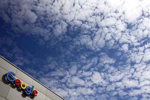 SmbsF's tweet photo. Rt @wef
Big tech cannot crack down on online hate alone. #onlinehate #onlinemoderation #techfunding https://t.co/dqpbojnYXg https://t.co/jWGJ70fKya https://t.co/J8mnMESLk6