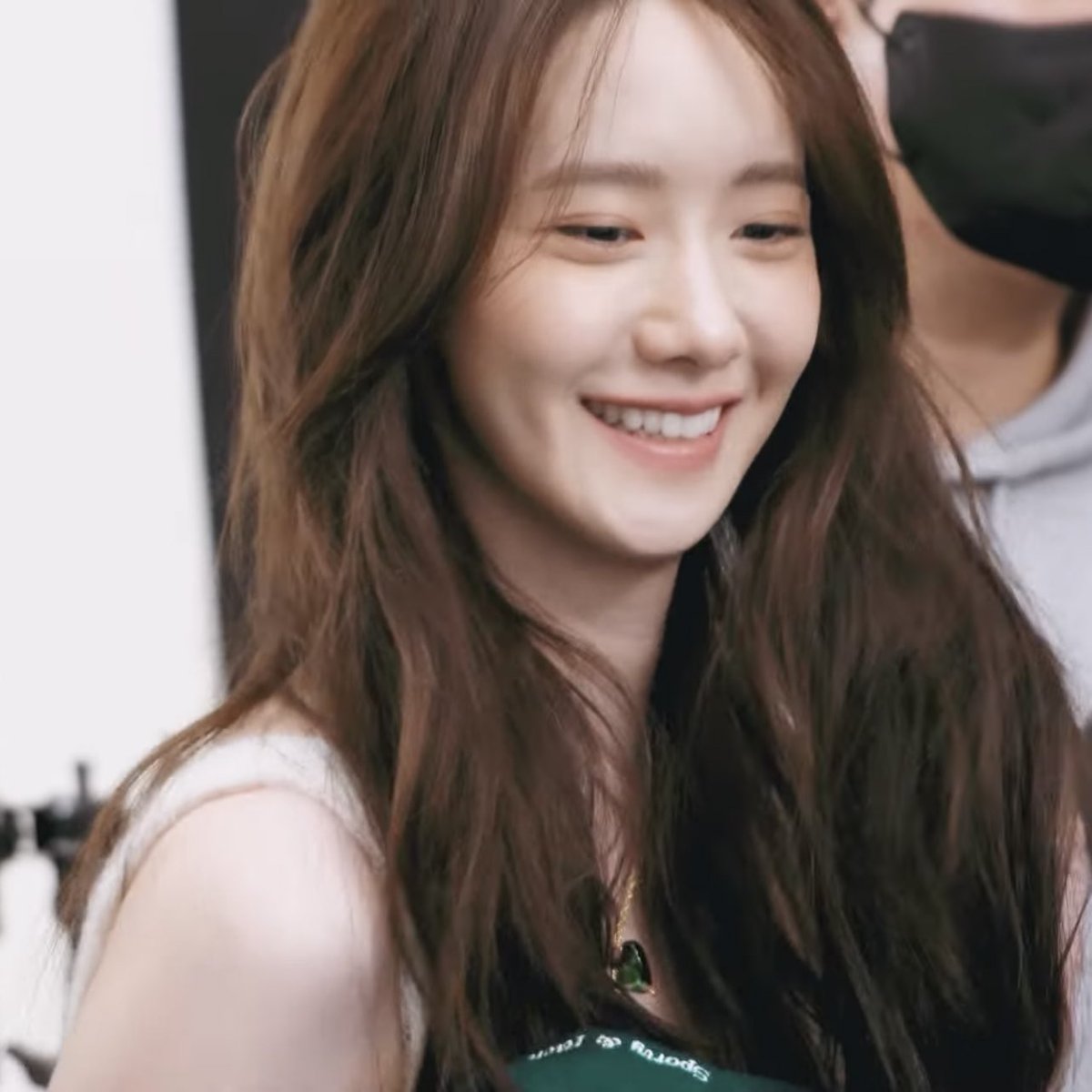 yoonarchived's tweet photo. a goddess indeed, everyone #YOONA https://t.co/9DufKc2XEx