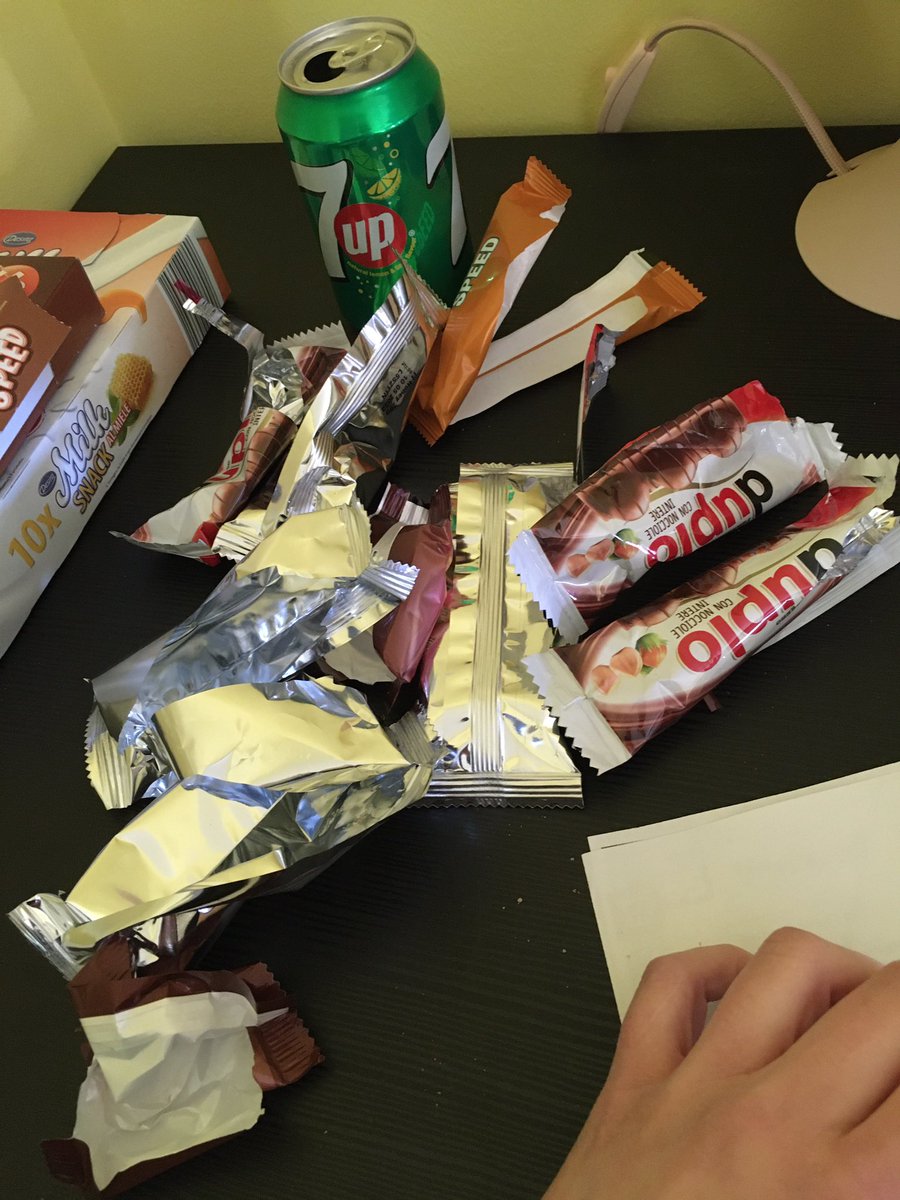 LipstickFeeder's tweet photo. Ooops! I guess Ieat something… 
Also the #feeders sometimes are #hungry 
#7up #duplo #eatlikeapig #beapig #femalefeeder https://t.co/Ck3e903wnF