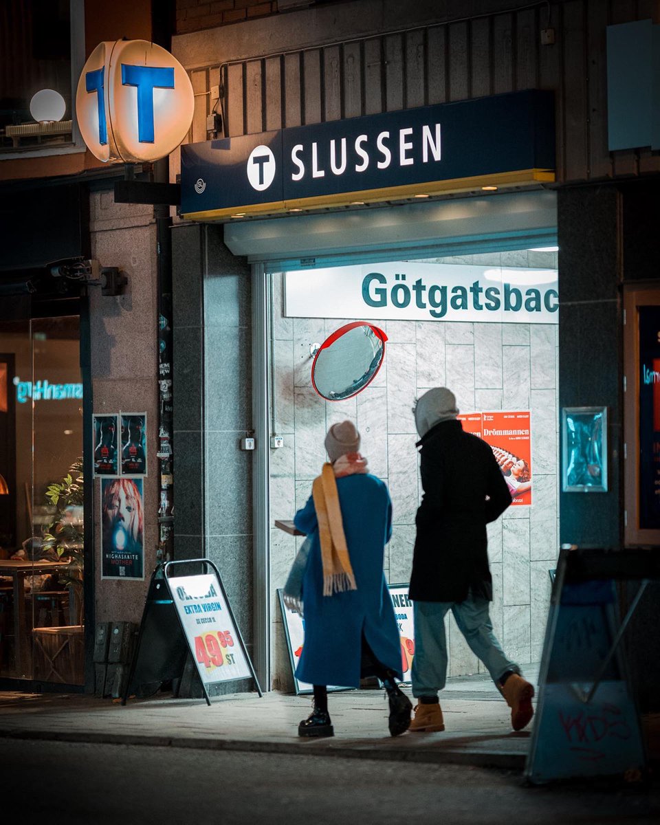 IssarCerrato's tweet image. GM! #streetphotography by night