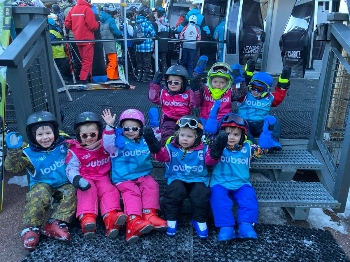 ESIski's tweet image. Les kids de l'@ESIGM @Les_Carroz sont prêt à embarquer... direction les pistes !