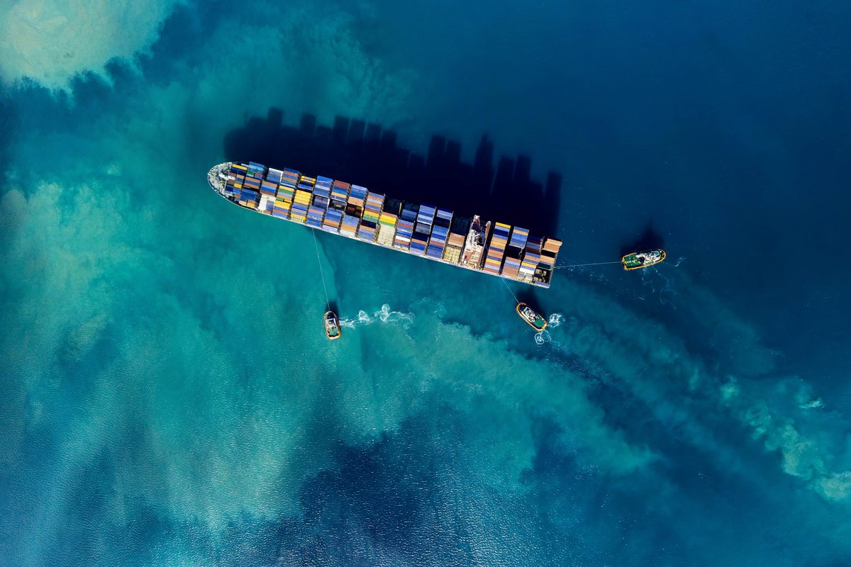 slpauthority's tweet photo. GUEST POST: New #technologies for greener shipping 
The contribution and importance of the #people at the centre of shipping cannot be ignored and will be essential for global recovery and renewal as we look to the future. @IMOHQ  #KitackLim #Maritime 
https://t.co/SCIdH7CL2k https://t.co/cglIFEEzR9