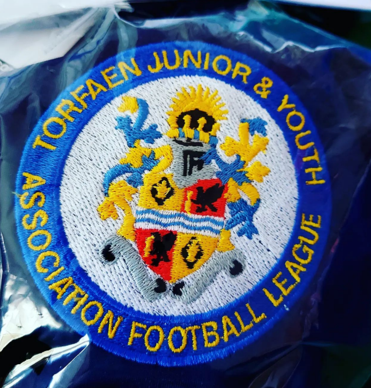 BalanSports's tweet photo. 30,516 stitches in this embroidered badge 🤩🪡🧵
#embroidery #embroideredbadge #logo #custom https://t.co/YPjWsUvuAF