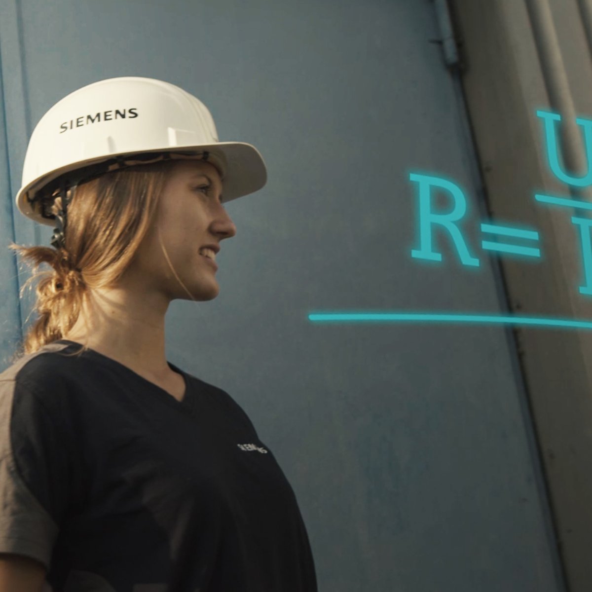 SiemensDE's tweet photo. Wir sind schon viele, aber wollen noch mehr werden: Mädchen und Frauen in #MINT-Berufen. 💪 

#InternationalDayofWomenandGirlsinScience 

How it started ➡️ How it's going