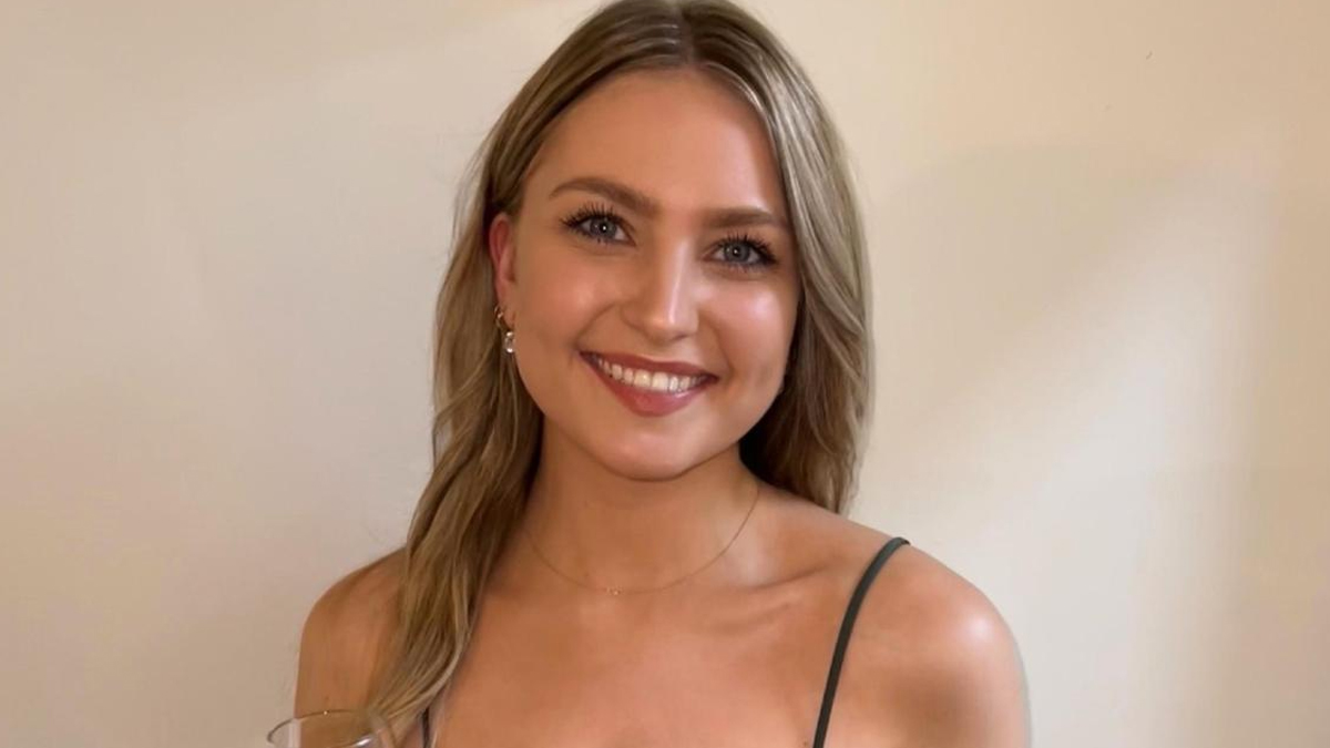 "The spoon theory is a metaphor created by Christine Miserandino to help people explain how it feels to live with a chronic condition. Simply put – spoons equal units of energy."

Amy discusses spoon theory, MS and managing her energy levels: mssoc.uk/3uEDliB