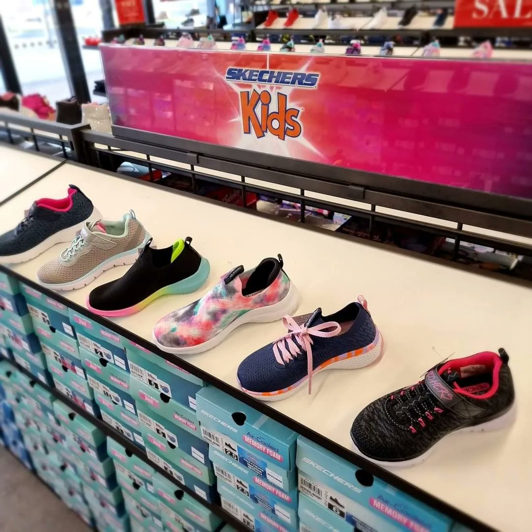 Who's a Skechers fan?🙌 

👟 😍 Have you checked out our new Skechers store??

Shop the huge skechers range for Men, Woman &amp; Kid's all with up to 30% off RRP.   

Browse the Clearance range for up to 50% off! 😁