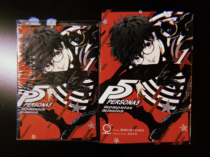 #P5MM 北米翻訳版の見本誌来ました!デカい!デカいと読み応えあっていいなぁ!
カバーじゃなくて表紙が小口折りになってたのねぇ、なるほどねぇ。 