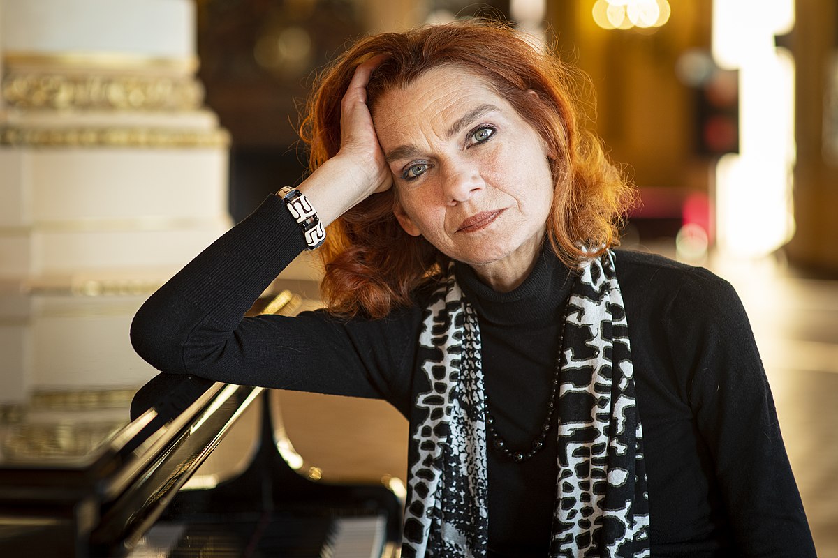 pen_int's tweet photo. #BREAKING: Writer Aslı Erdoğan was acquitted of terror propaganda charges earlier today. The PEN Community stands with Aslı and all unjustly persecuted writers in #Turkey: https://t.co/yxFrd1V4lH https://t.co/PT7Os84LzH