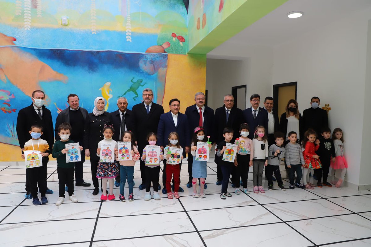 AkGenclikAfyon's tweet photo. Milletvekillerimiz,İl Başkanımız, Belediye Başkanımız,İGM Başkanımız,Gençlik-Kadın Kolları Başkanlarımız ve Merkez İlçe Bşk. ile birlikte Ahmet Ömer Kocaşaban İlkokulu'nu ziyaret etti.🏫

Minik öğrenciler ile bir araya gelerek öğretmenlerinden dersleri hakkında bilgi aldılar.👧📖 https://t.co/WQgYYCWKQw
