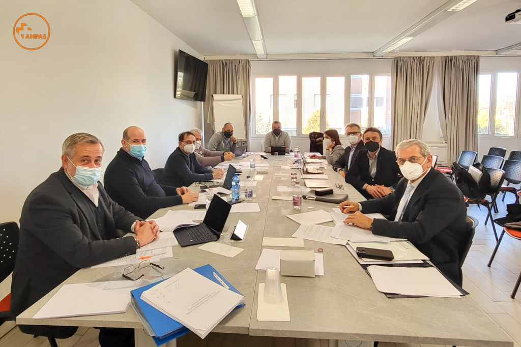 Anpasnazionale's tweet photo. 🤝Si è aperto a Bologna, nella sede del comitato Anpas ER, il tavolo di contrattazione per il rinnovo del CCNL #Anpas con CGIL, CISL, UIL e la delegazione delle Misericordie https://t.co/TFkdFGgPPA