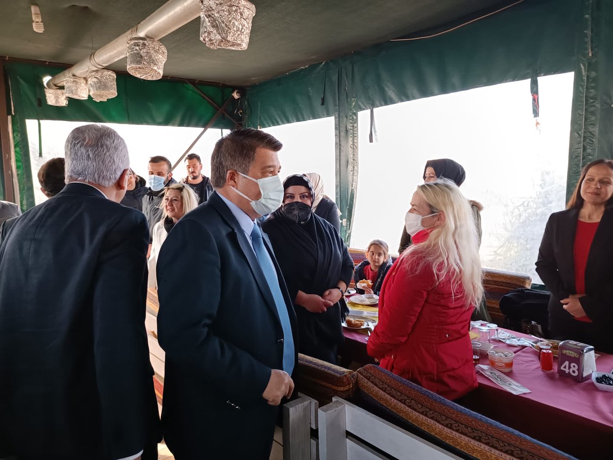kemalcelik007's tweet photo. Antalya 100.000 ölçekli Çevre Düzeni Planının onaylanması sonucu Kırcami İmar Planının da çözüme kavuşturulması hakkında bilgilendirme toplantısı gerçekleştirdik. 
Böyle önemli bir Planı onaylayarak sorunu çözüme kavuşturan Sayın Bakanımız @murat_kurum’a şükranlarımızı sunuyoruz. https://t.co/F5WrHoOHwl