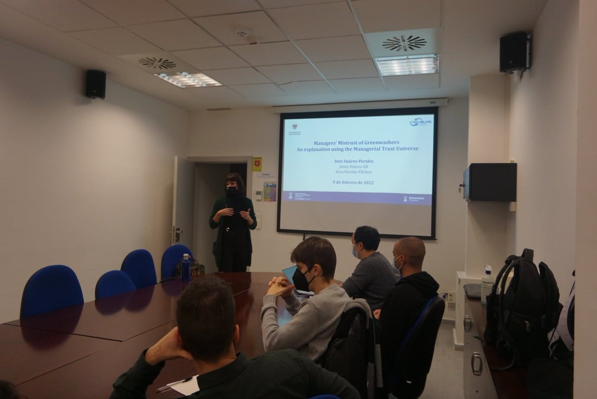 BagBusiness's tweet photo. Great 9th session of the #IVBBS edition!
We would like to thank our wonderful presenter Inés Suárez Perales
Also, we want to thank the audience for their questions and suggestions.
We look forward to seeing you all in the next session.
More pictures available on our website https://t.co/IQ52s2bKnd