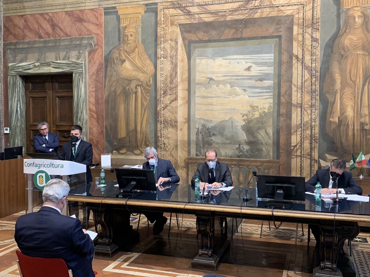 Copagri's tweet photo. #FRUCLASS: al via a #Roma, con sottosegretario @Mipaaf_ #Centinaio, presidente @CD_agricoltura @Montecitorio #Gallinella e rappresentanti filiera #grano duro-#pasta, presentazione risultati primo triennio sperimentazione sistema per mappare e premiare #qualità produzioni. https://t.co/yBvlLSjj2g