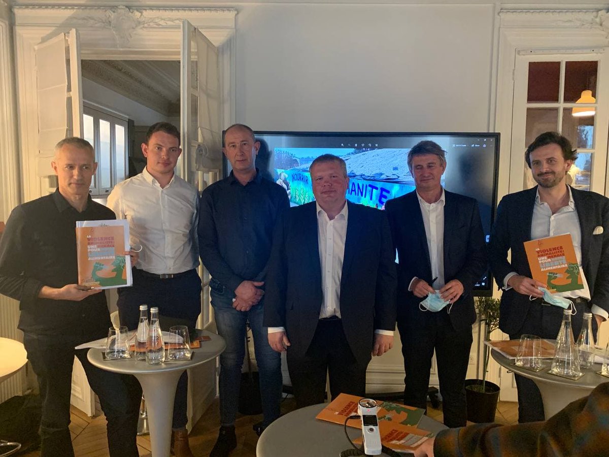 moreaujb23's tweet image. 🎙👨‍🌾 Je participais ce matin à une table-ronde avec @leszhomnivores sur le thème: "La violence animaliste, une menace pour notre liberté alimentaire" avec l'#UGPVB, @GDivanach éleveur laitier et de porcs &amp;amp; Yves Fantou président délégué de @culture_viande