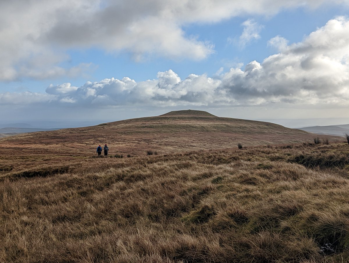 So pleased that readers of Monmouthshire Living magazine are among the first to know about a brand new fell running 'round' with a route around the Black Mountains. Read all about it! edition.pagesuite-professional.co.uk/html5/reader/p…  <a href="/southwalesargus/">South Wales Argus</a>