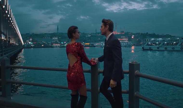 MidnightLet's tweet photo. @Film_quotes__ ..не знал я в октябре-2016 при каких, бля, обстоятельствах клип махмута орхана в своё добавлять буду - не знал; нет. https://t.co/0HN5x4nFTL