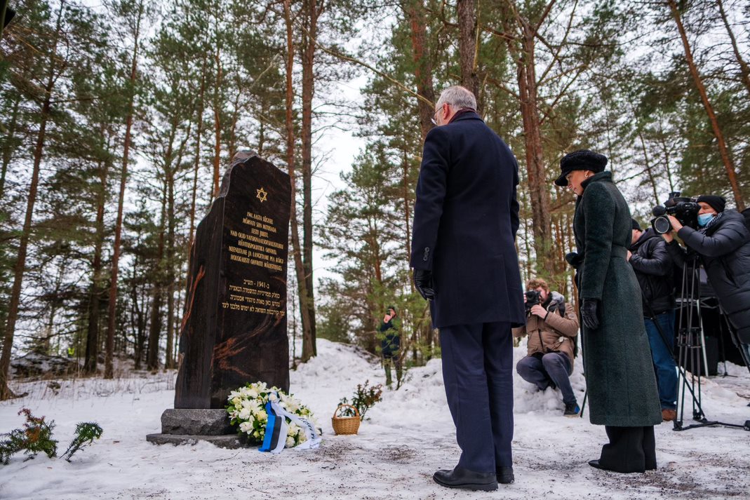 TheIHRA's tweet photo. A new memorial was unveiled last month in Tallinn, in memory of murdered Estonian Jews. "It is our duty as adults to tell schoolchildren about the Holocaust and explain what led to such events in human history," said Minister Kersna of @haridusmin: https://t.co/GWboD1AfJr https://t.co/diF3C8a2du
