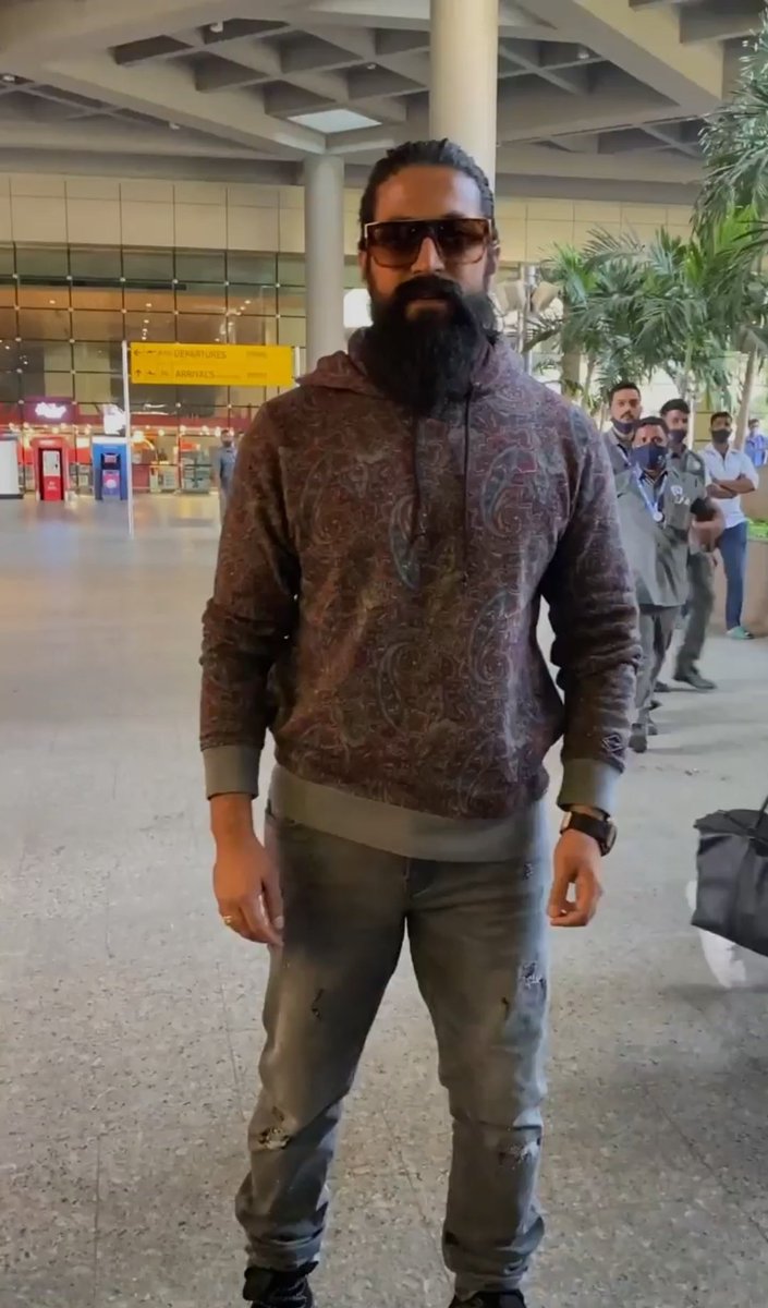 . #RockyBhai <a href="/TheNameIsYash/">Yash</a> in Mumbai, pics go viral #KGFChapter2 promotion begins in #BTown ahead of release on #April14 The #panIndia film by <a href="/prashanth_neel/">Prashanth Neel</a> is bankrolled by <a href="/hombalefilms/">Hombale Films</a>