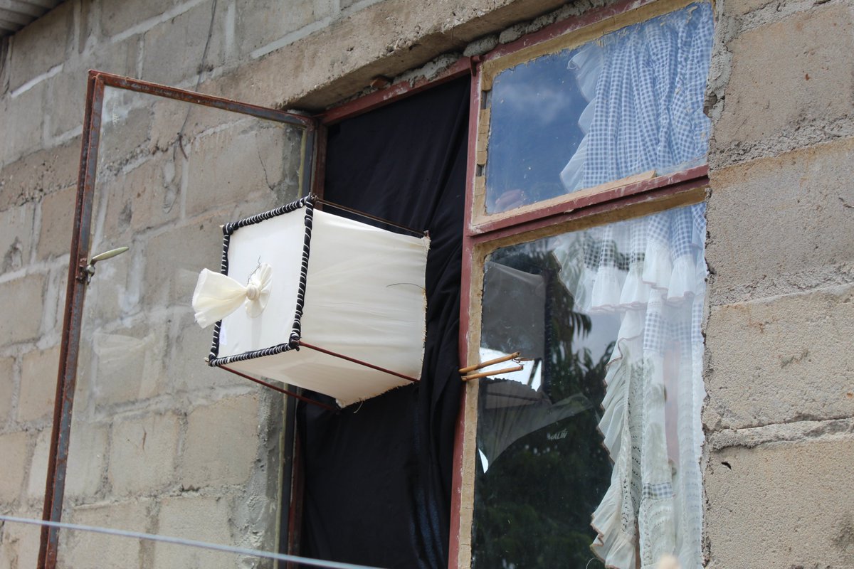 Manhica_CISM's tweet photo. O CISM no âmbito do Projecto #REACT2, está a montar armadilhas (em janelas e tendas) para a captura de #mosquitos no distrito de Matutuíne e Magude.  

O projecto é financiado pela @gatesfoundation

#EndMalaria #entomologia #pesquisa #ciencia cc: @vectorologist https://t.co/nWVcIKlR8j