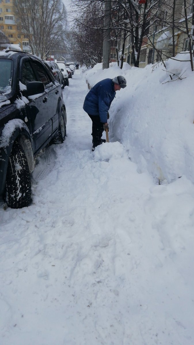 <a href="/UK_KOMMUNSERVIS/">УК Коммунсервис</a> уборка снега  Ташкентский пер. 45
<a href="/Rudakov_i_a/">Рудаков Игорь Александрович</a> <a href="/ov_safonova/">Ольга</a>
<a href="/adm_kir63/">Администрация Кировского района</a>