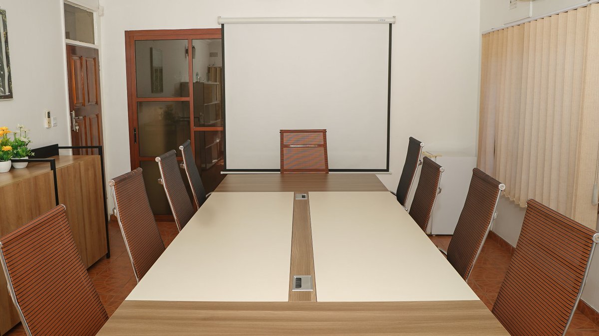hivecoworkingzm's tweet photo. Our meeting room at #TheHive is a space where #startup founders form ideas. Where #entrepreneurs make impactful decisions, forge partnerships, & finalize deals. All at the rate of ZMW 250/hour.
It starts from here: https://t.co/EKgxlWxJdd
#LusakaCoworking #HiveCoworking https://t.co/ztgpta60je