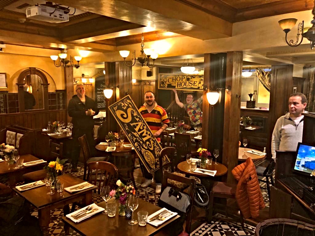 We're almost there! It's all hands on deck polishing, painting, varnishing, sweeping, prepping...

The team can't wait to get the doors open tomorrow. The corned beef is brining, the ovens are heating up!

🍻🍖

Book your table for our opening week: samschophouse.com/contact

#mcr