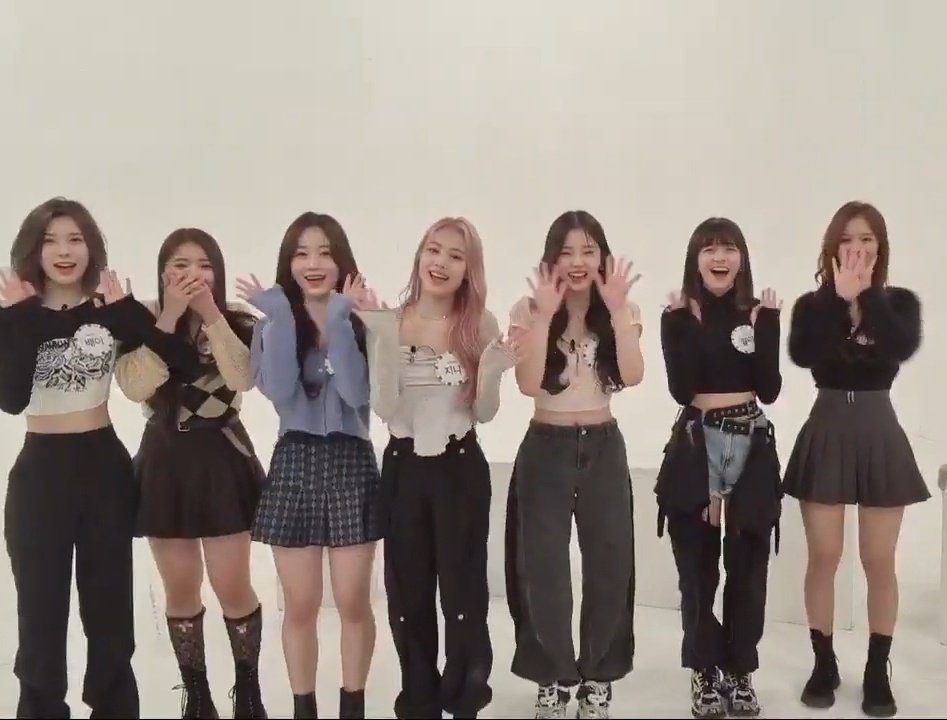 NMIXXGalaxy's tweet photo. Welcome to NMIXX Galaxy!

We are a global fanbase and subbing team for NMIXX!

Please follow for translations, subs, news and updates for NMIXX!

#NMIXX #엔믹스 #NMIXXDebutIsComing #KPOP https://t.co/3BW50keWb0