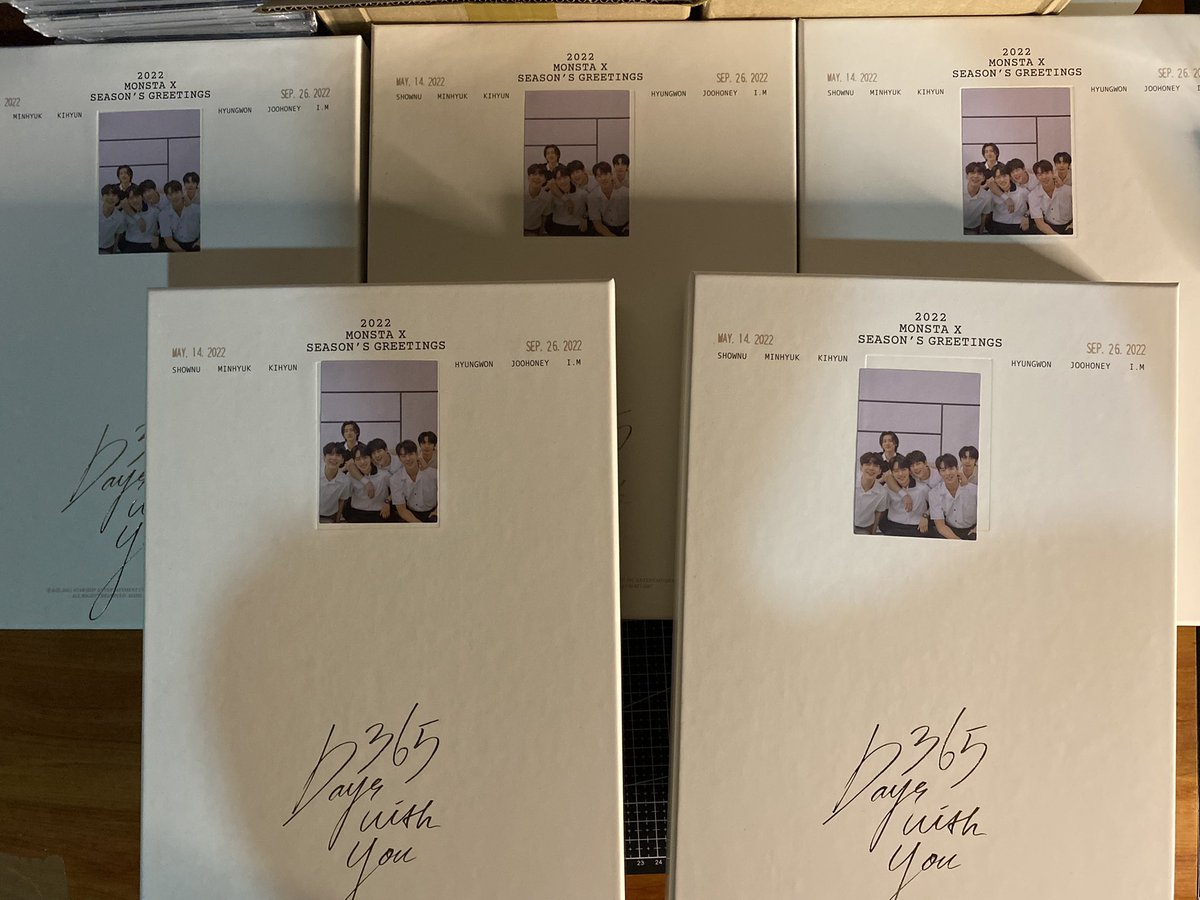 NekomaiShops's tweet photo. FYI lang these are the MX SGs that we received. If you zoomed in sa photos, you can see na merong stickers na hindi gitna or maayos ang pagkakadikit. This is beyond our control na po. Thank you. #NKMSUpdates https://t.co/8zCG3iBNSi