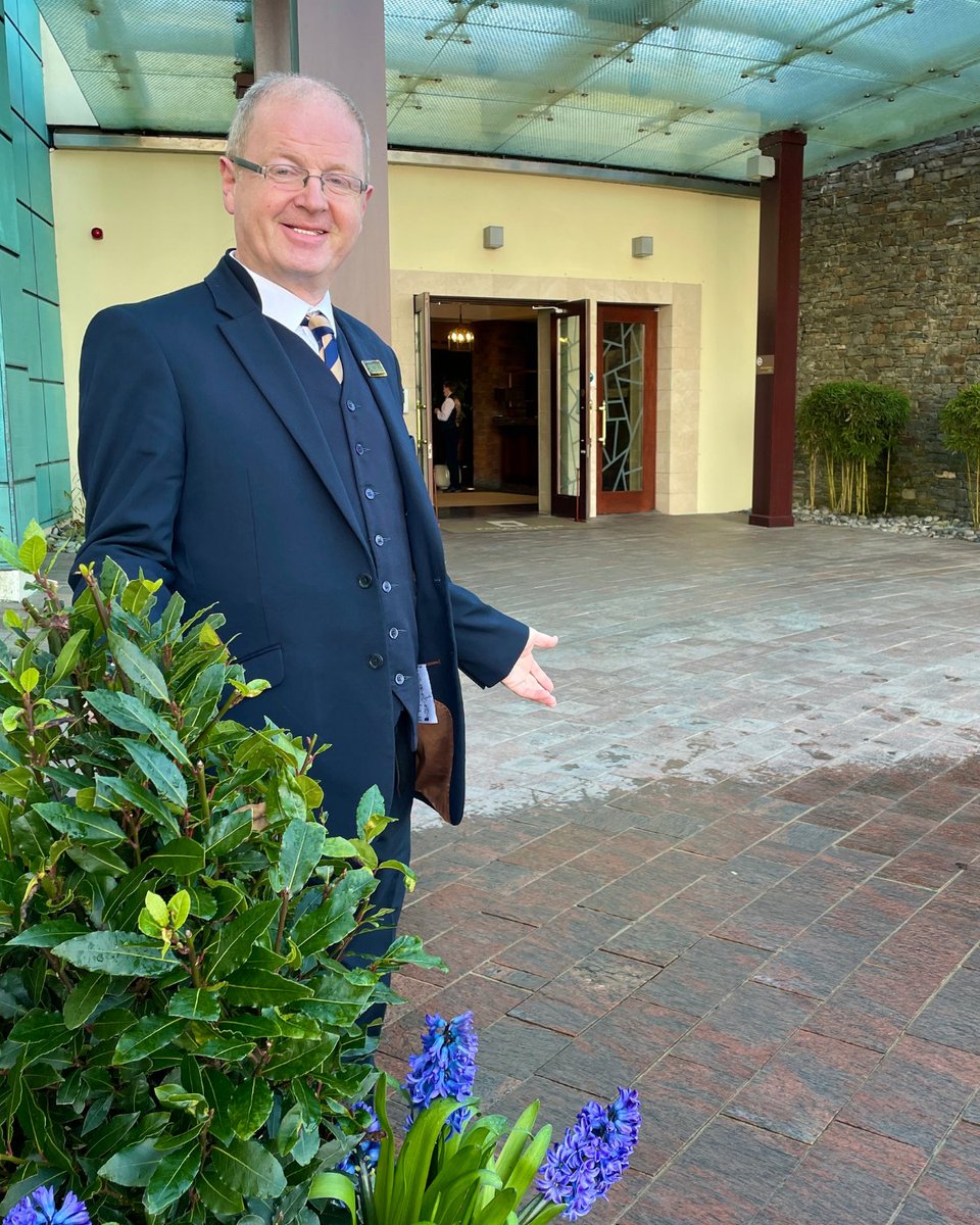FotaIsland's tweet photo. @ConciergeCJohn welcoming @pure_cork to today's event at #YourPrivateIsland. A joyous day for all to return to in-person live events.
#FotaIslandResort #PureCork https://t.co/WusLUjtxrl