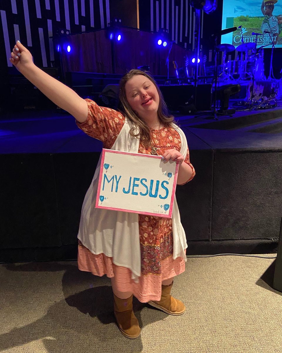 WilsonOregon's tweet photo. HAPPY BIRTHDAY!! 🥰

Here’s to 19 years with this sweet, music-loving, boy-crazy girl of ours!! 

We love our Sarah!!🎉💝🎂👑🥳
#downsyndromelove #lifeisneverdull #lifeisbetterwithyou #happybirthday https://t.co/A9QeEnLR8x