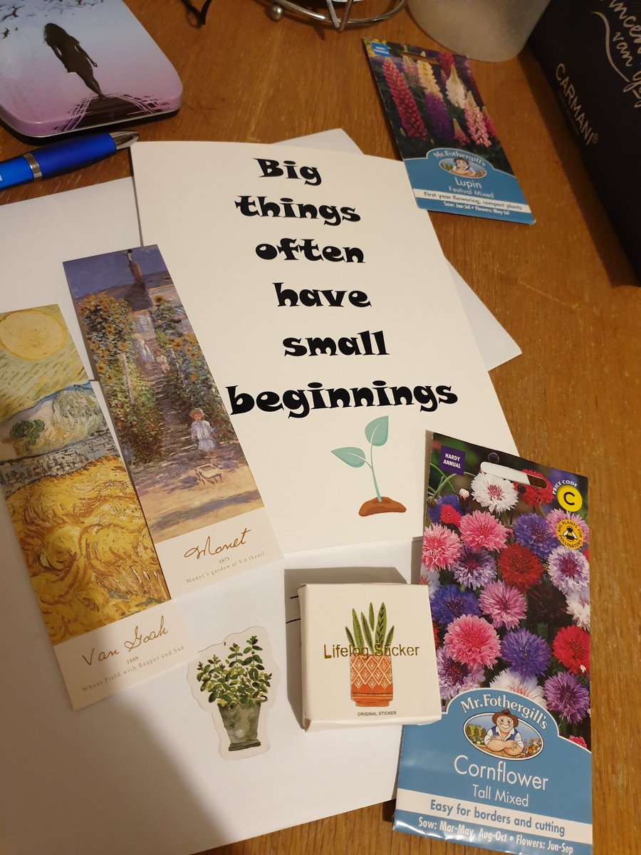 I haven't had much luck with the cards I've sent out via #KindnessByPost so far (does nobody ever receive mine??) so this time I took photos of the prep myself for commemorative purposes: