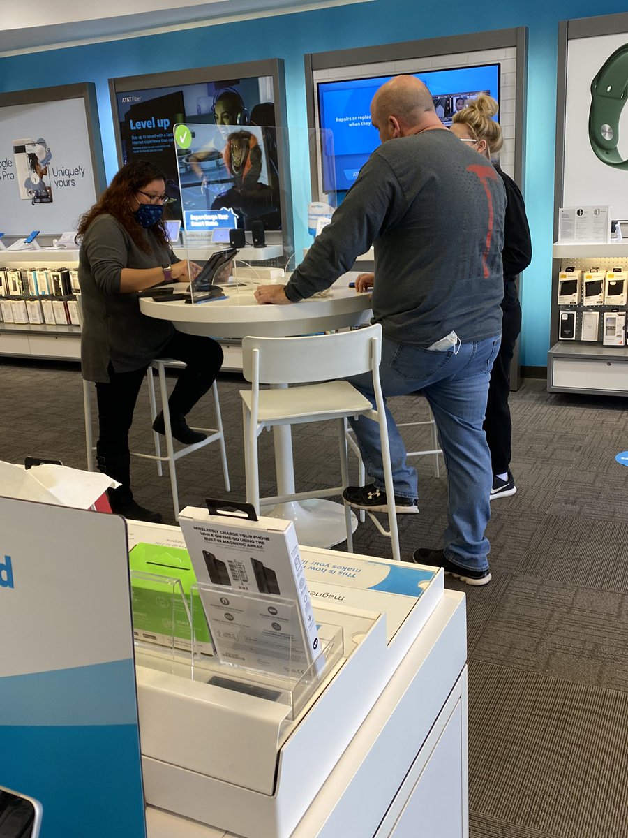 Securing 2 wearables including a  #FirstNet🚨in the AM is always a good sign‼️ 🤓 #ATT