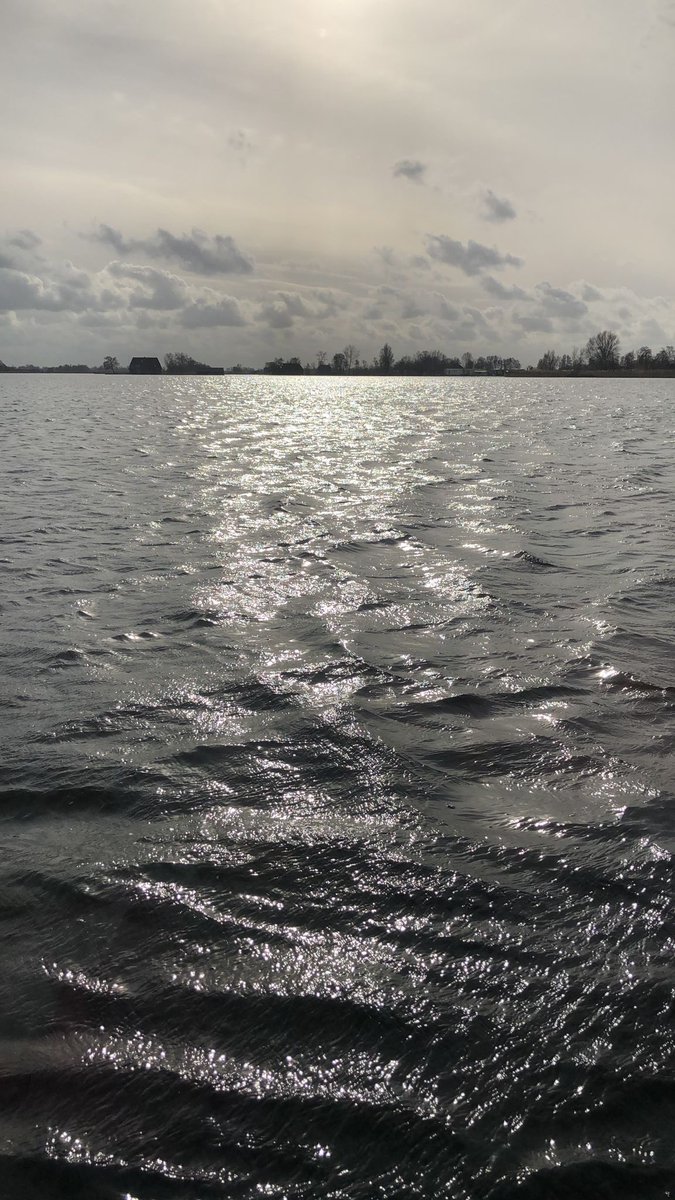 wensambulancenn's tweet photo. Vera(26) bracht vandaag een bezoek aan de #Alpacahoeve in #Oosterhesselen, #Schildhoeve #Fluitenberg en maakte een mooie boottocht met #Smitgiethoorn. Abel en Maaike verzorgden deze Wens. Een waardevolle dag met een lach en een traan…🍀 https://t.co/QHyzmYP2X4