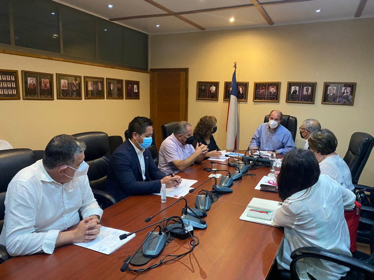 O_GutierrezS's tweet photo. En reciente visita de nuestro Subsecretario @Minvu @GuilleRolandoV nos reunimos con comisión especial de vivienda rural de @CORECoquimbo para abordar el déficit habitacional de este sector y potenciar trabajo con el fin de impulsar más proyectos que beneficien a las familias https://t.co/k5ryHpN2EN