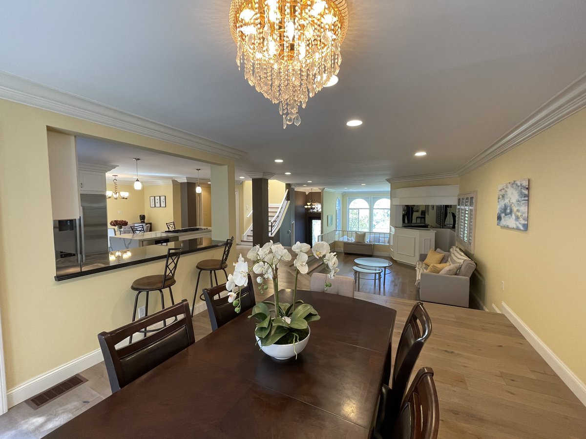 🔑✨SOLD✨🔑 $1,325,000 ($75K over the original asking price)
4170 Saltillo St. #WoodlandHills 
Our seller approached us when his home wasn’t moving on the market. So we retargeted, remarketed, &amp; made it happen. 
#CaliforniaHomes #CaliforniaRealEstate