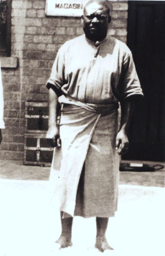 Emizeer_'s tweet image. THREAD: LES DATES DE L'ÉGLISE KIMBANGUISTE
Cette année vous sera présenté les dates de célébration Kimbanguiste, afin que vous puissiez comprendre l’impact qu’elles ont sur l’histoire du Kimbanguisme &amp;amp; pourquoi elles sont si importantes pour eux
En espérant que ça vous plaira✌🏿💚