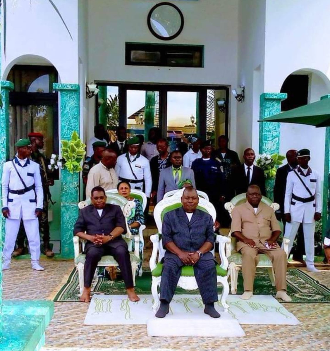 Emizeer_'s tweet image. THREAD: LES DATES DE L'ÉGLISE KIMBANGUISTE
Cette année vous sera présenté les dates de célébration Kimbanguiste, afin que vous puissiez comprendre l’impact qu’elles ont sur l’histoire du Kimbanguisme &amp;amp; pourquoi elles sont si importantes pour eux
En espérant que ça vous plaira✌🏿💚