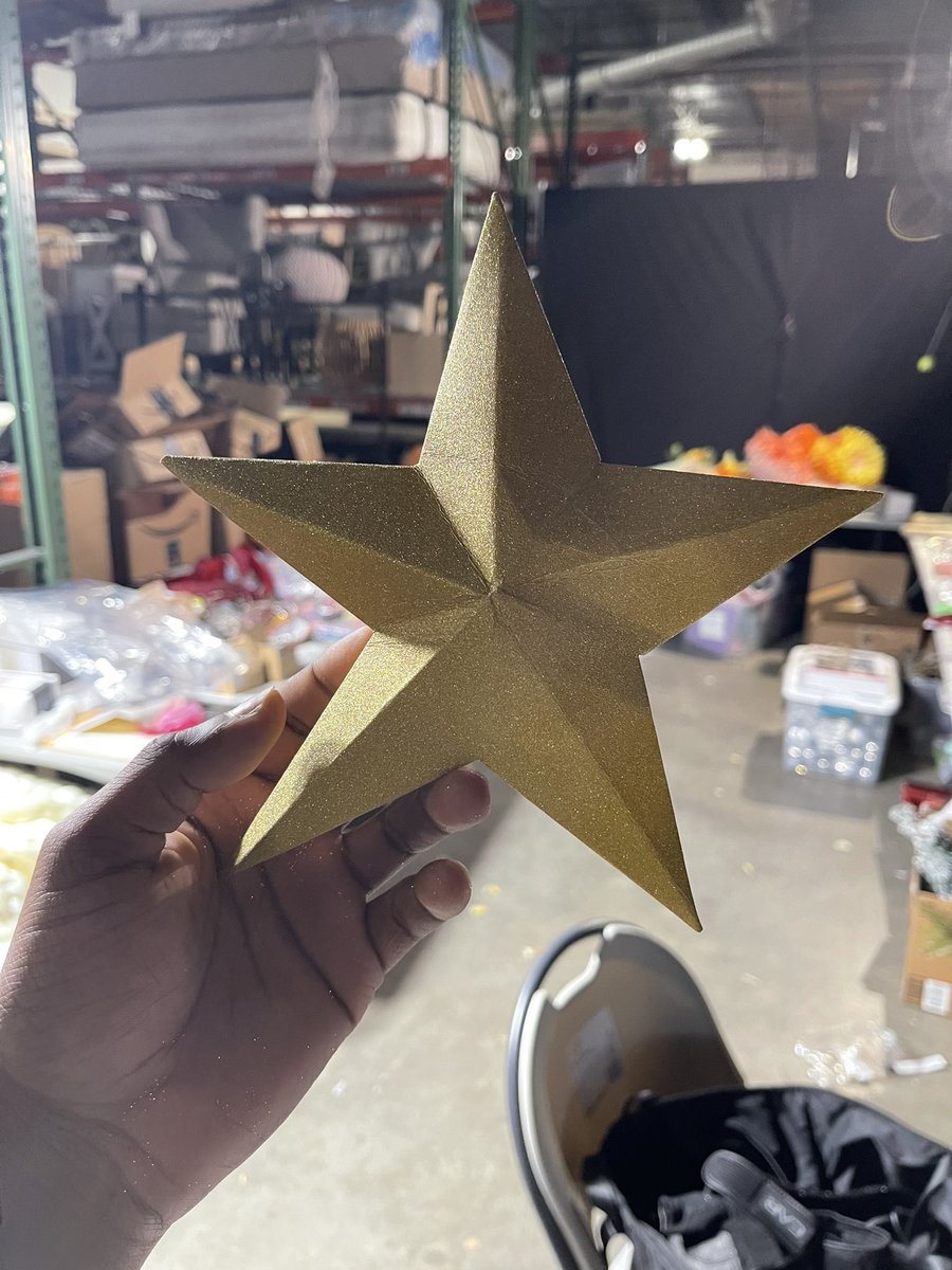 Ruschawn's tweet photo. One gold star ⭐️
#propstylist https://t.co/akVceroXDA