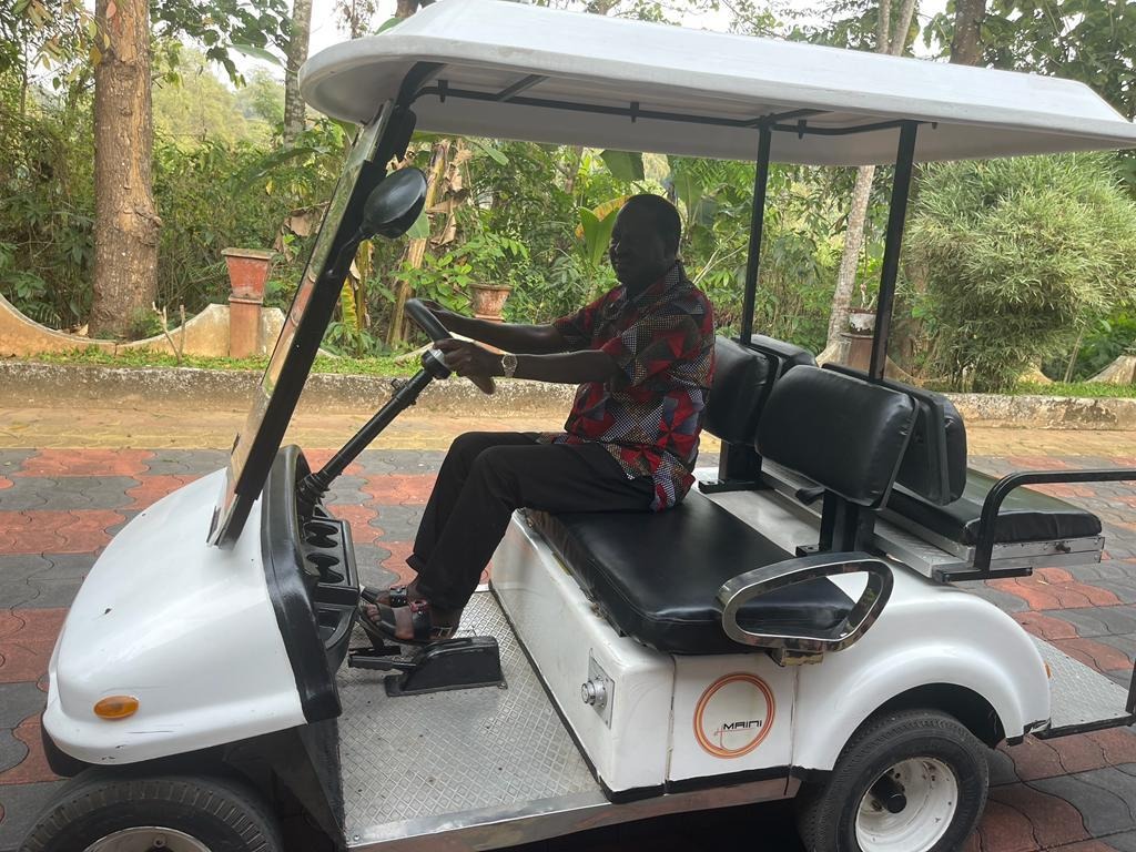 Ayurveda practicioners: மகளுக்கு மீண்டும் பார்வையை கொடுத்த ஆயுர்வேதா சிகிச்சை: கென்யா முன்னாள் பிரதமர் நன்றி