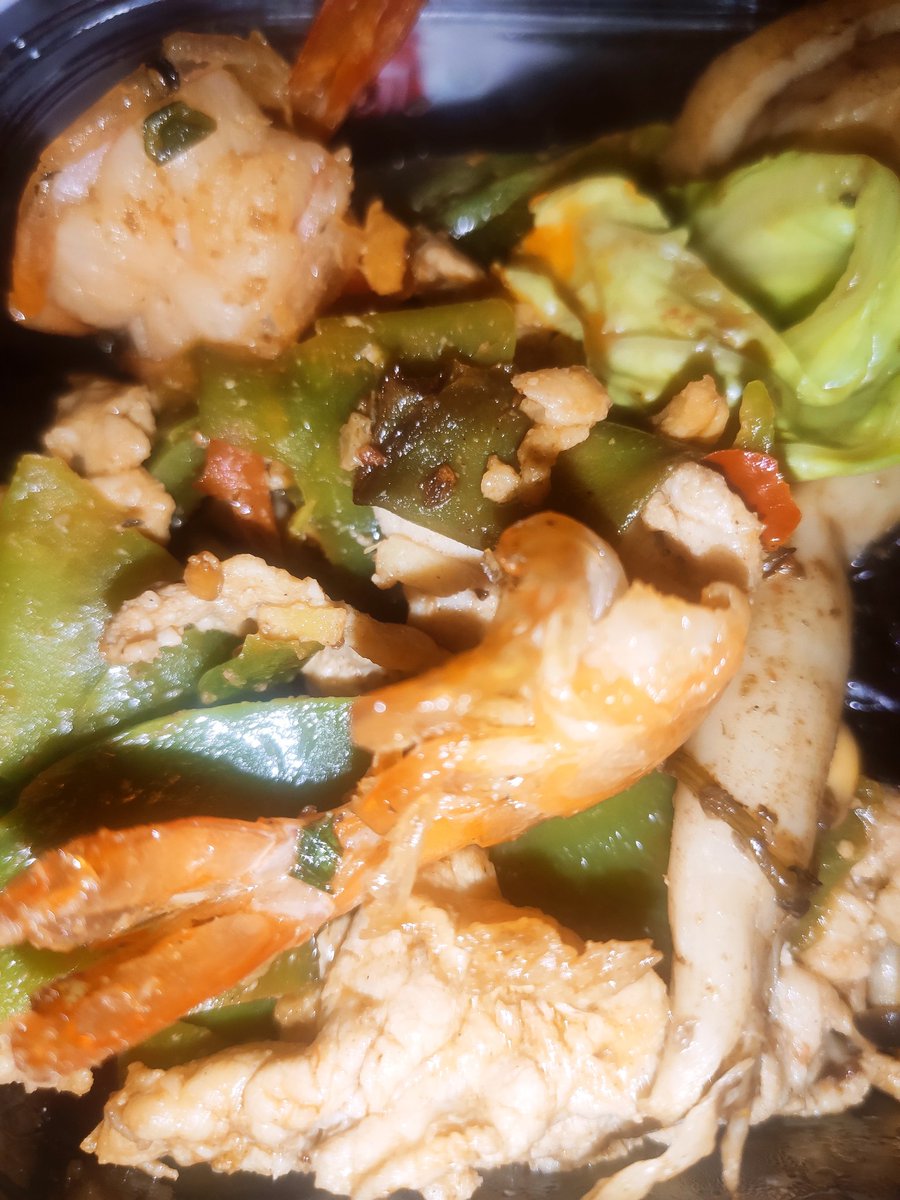 明天中午吃莴苣炒里脊肉和虾～🦐 https://t.co/4fvYWBRcS6