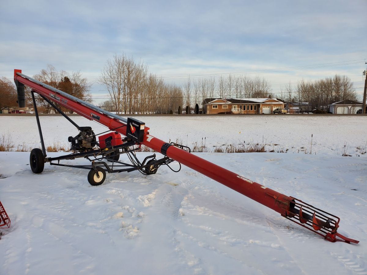 NGashyna's tweet photo. #freshtrade This 2009 Wheatheart BH10-41 was recently traded into the shop in Swan River. Local trade, great condition! $10,500, leasing/financing available! https://t.co/8Pbg0OOJes