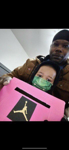 hszellner1's tweet photo. Designing with Dudes Valentines Father Involvement projects are my favorite❤️#esc9headstart #iamwfisd @BookerTWashElem https://t.co/ruudOi7y80