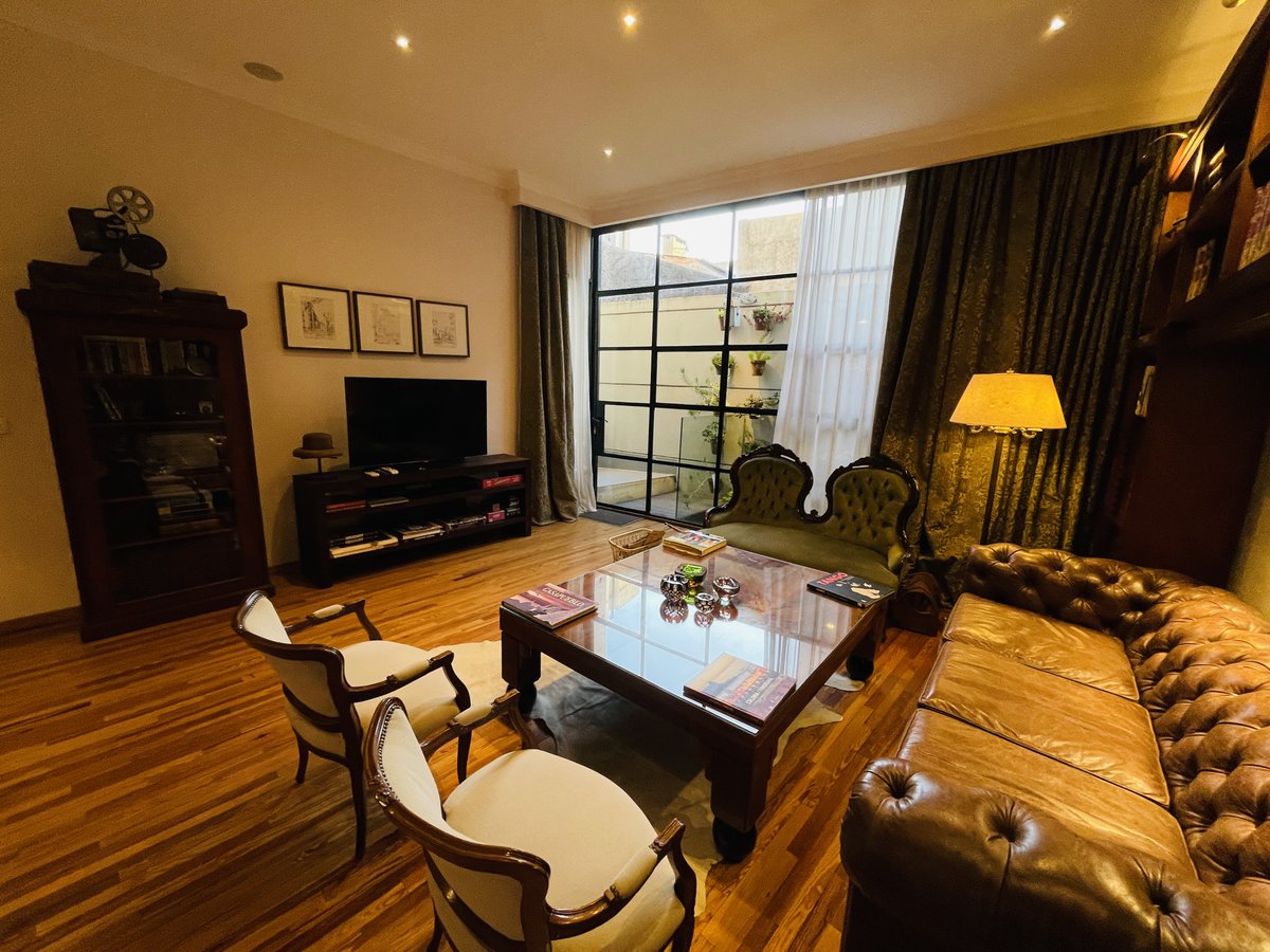 2MonkeysTravel's tweet photo. Favorite part of @AlmaHistorica?
Their Library! It's so gorgeous!
I got to spend some "ME" time as there weren't other guests around!
#Montevideo #Uruguay #botiquehotel #travelblogger https://t.co/TPzGVasfz5