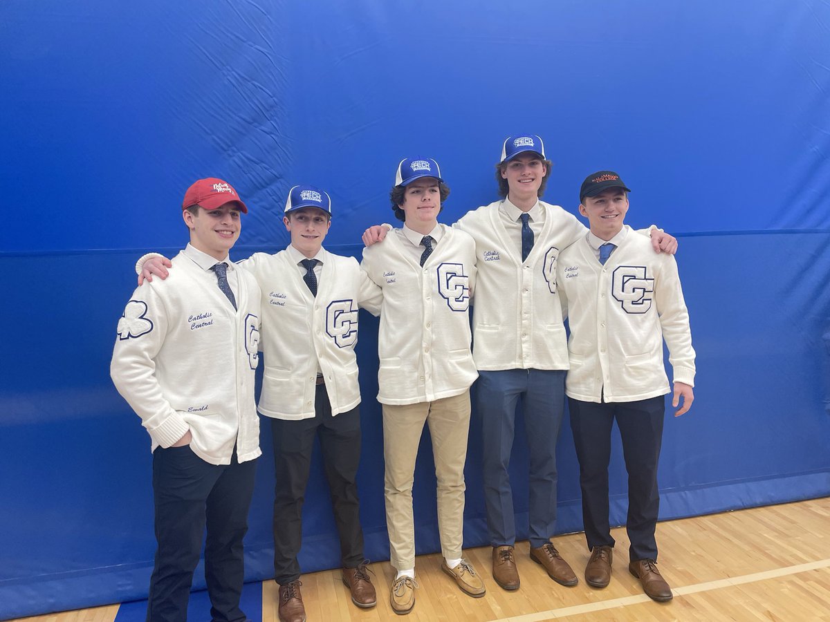 Congrats to our 5 CC hockey seniors on Signing Day.  
Ewald- UDM (Lax)
Bell- Kalamazoo College (Football)
Hemme- Lawrence Tech (Hockey)
Radu- Lawrence Tech (Hockey)
Hubenschmidt- Lawrence Tech (Hockey)